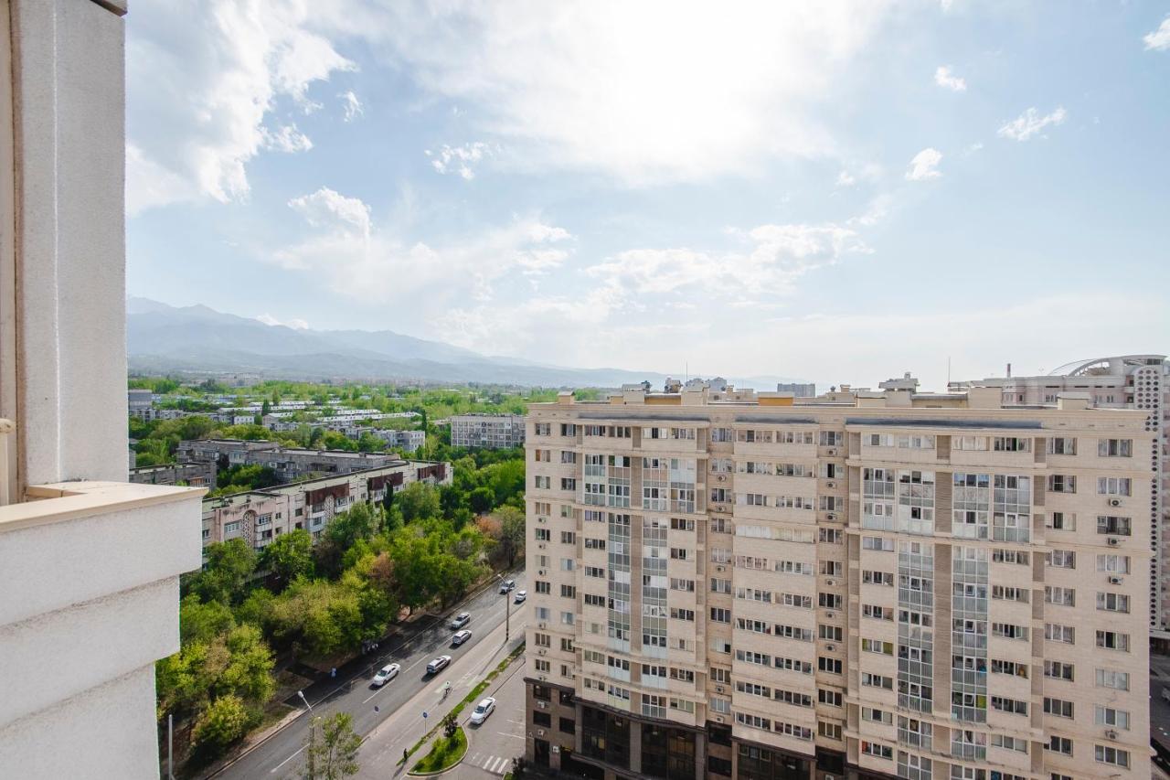 Razmestim В Жк Шахристан На 15 Этаже Almatî Exterior foto