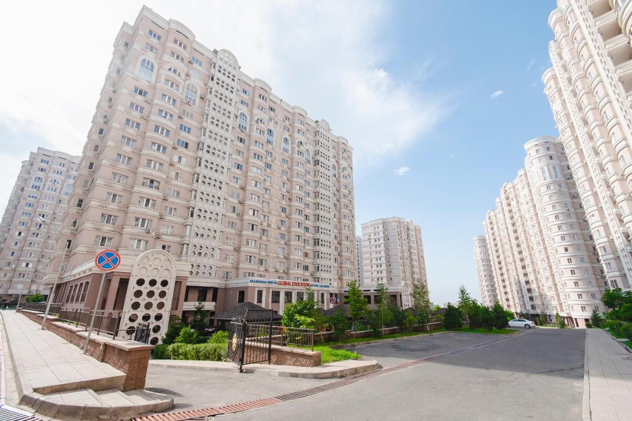 Razmestim В Жк Шахристан На 15 Этаже Almatî Exterior foto